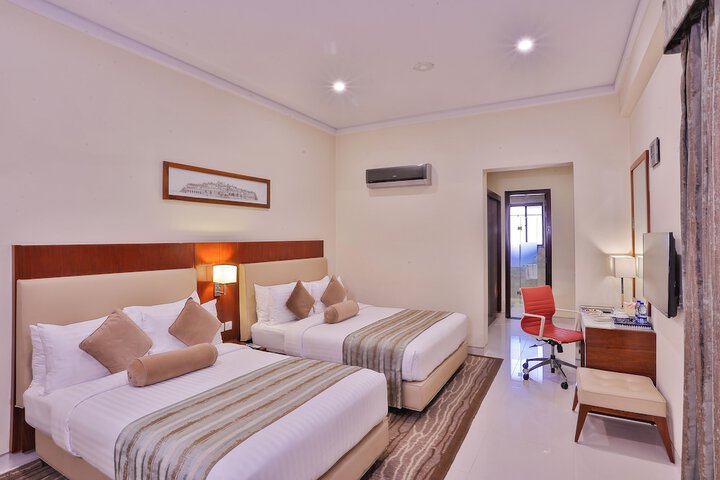 Room 4 of 19