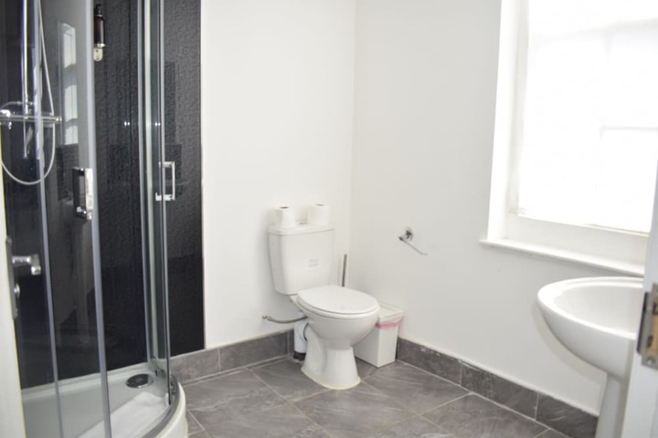 Room 16 of 33