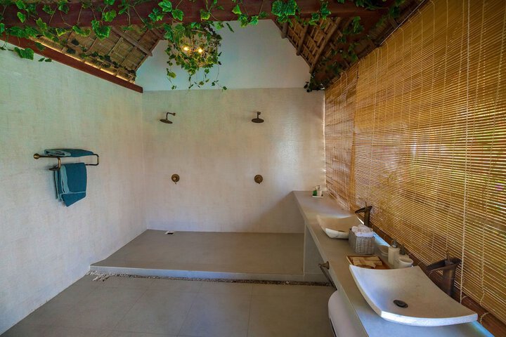 Room 10 of 26