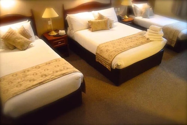 Room 12 of 28