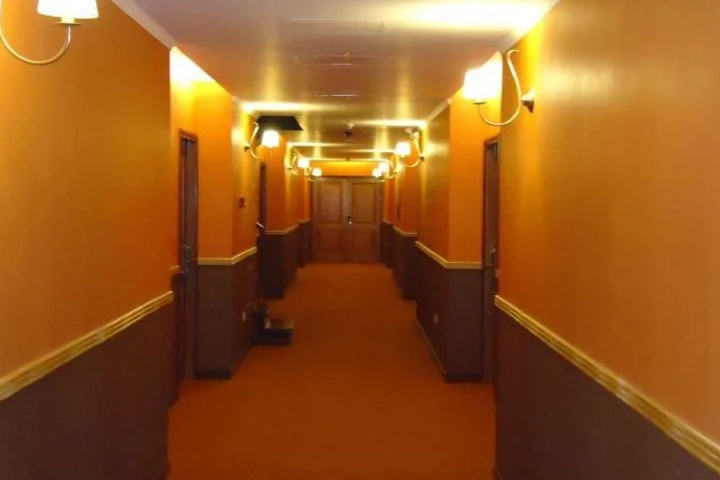 Room 11 of 19
