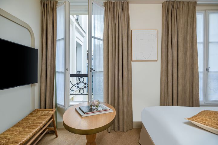 Room 6 of 35