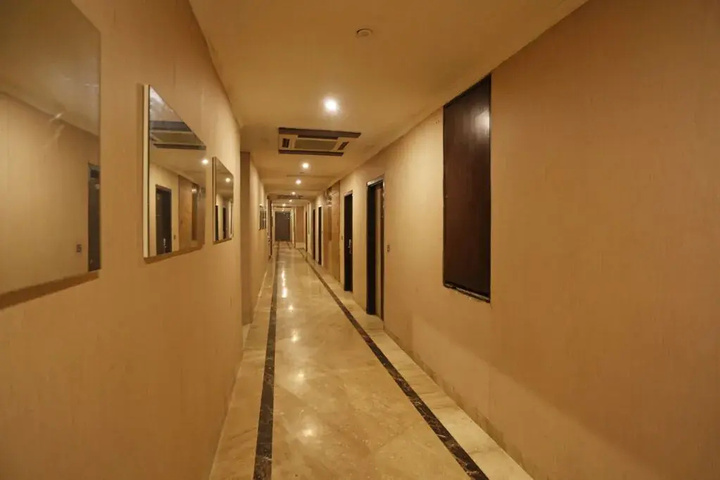 Room 9 of 17