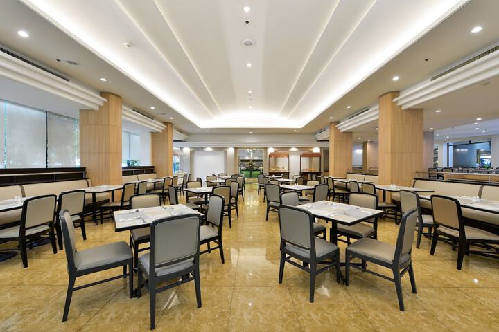 Dining 92 of 125