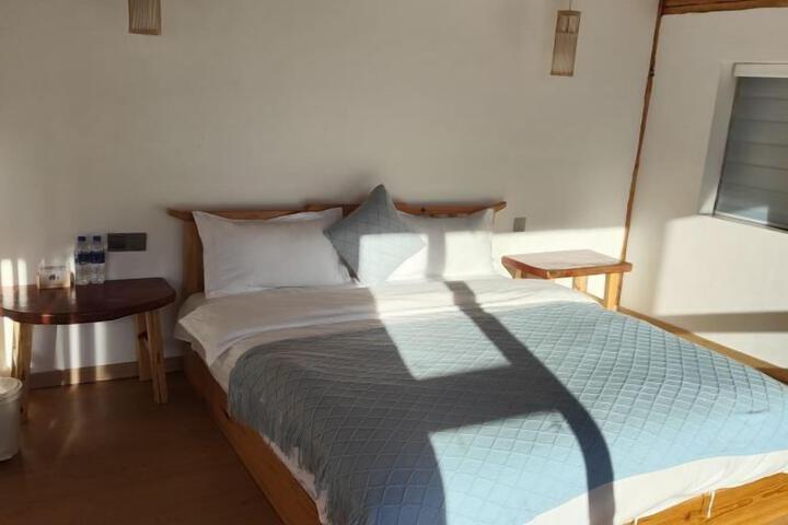 Room 6 of 51