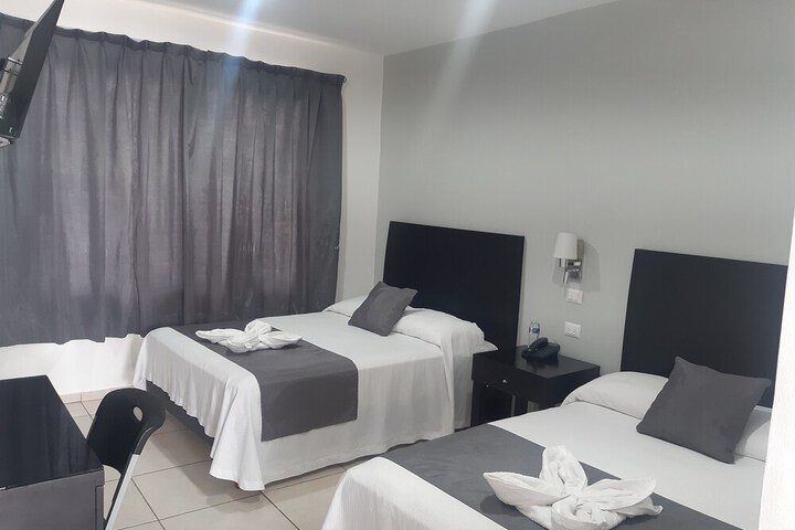 Room 9 of 36