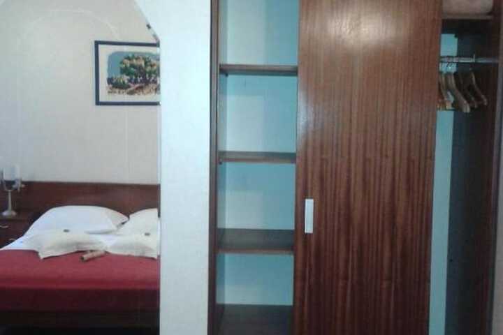 Room 35 of 95