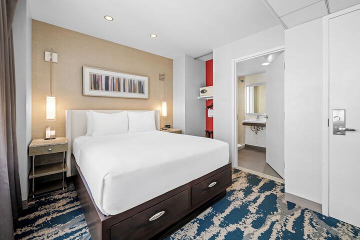 Room 71 of 166