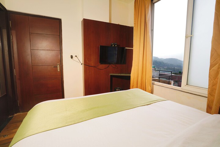 Room 33 of 109