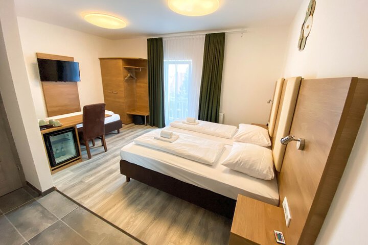 Room 3 of 13