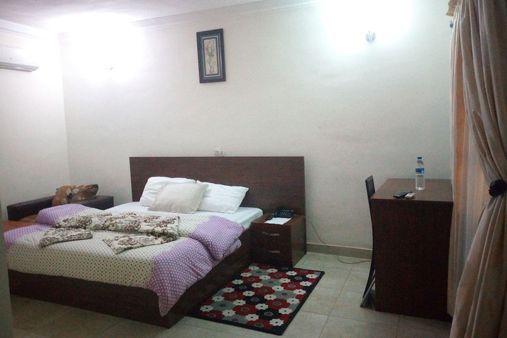 Room 15 of 16