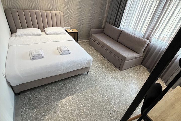 Room 58 of 86