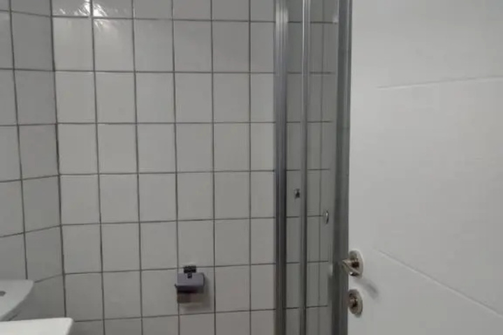 Room 8 of 13
