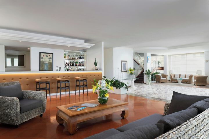 Guest Lobby
