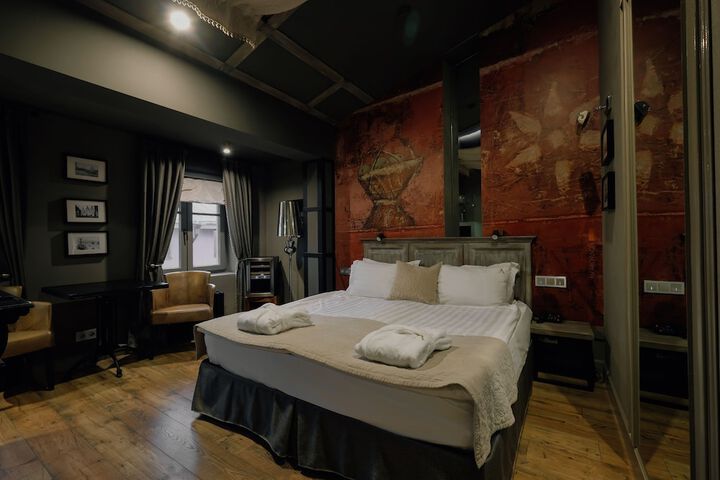 Room 12 of 73