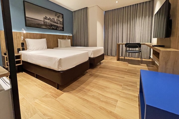 Room 16 of 64
