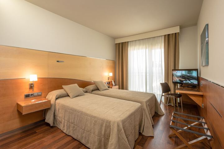 Room 6 of 35