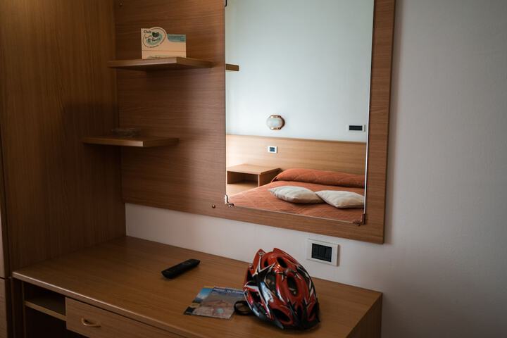 Room 13 of 64