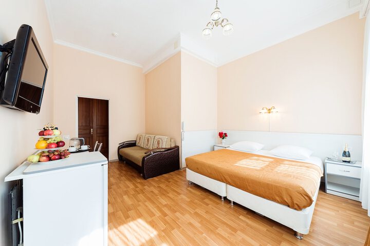 Room 15 of 50