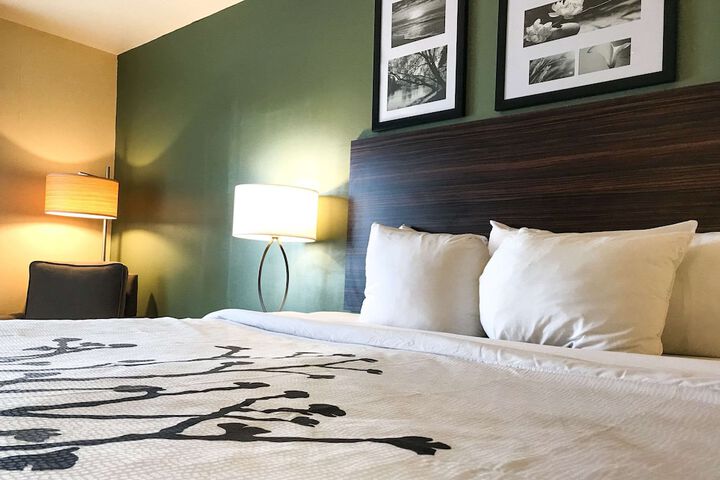 Room 18 of 42