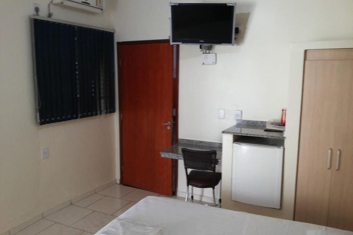 Room 10 of 40