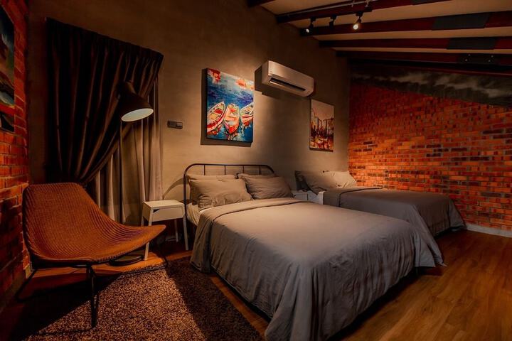 Room 10 of 120