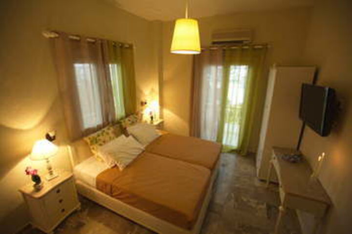 Room 13 of 30