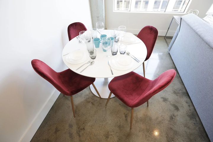 Dining 16 of 20