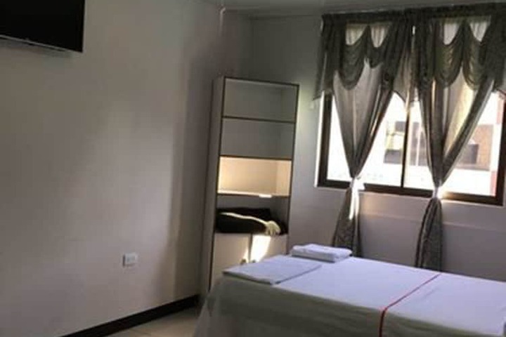 Room 5 of 13