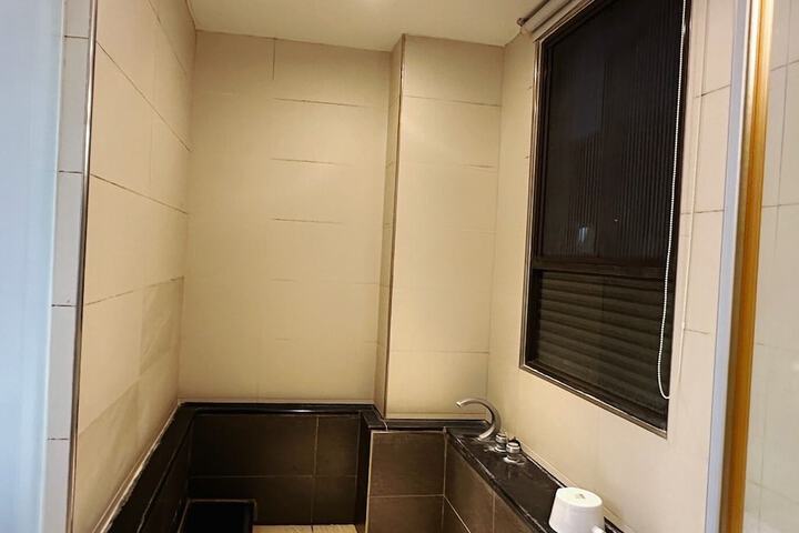 Room 34 of 68