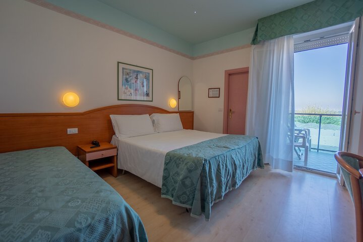 Room 14 of 40
