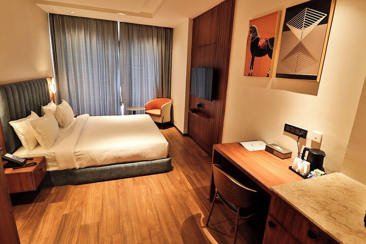 Room 15 of 53