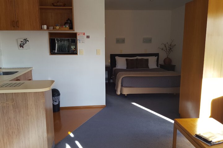 Room 6 of 163