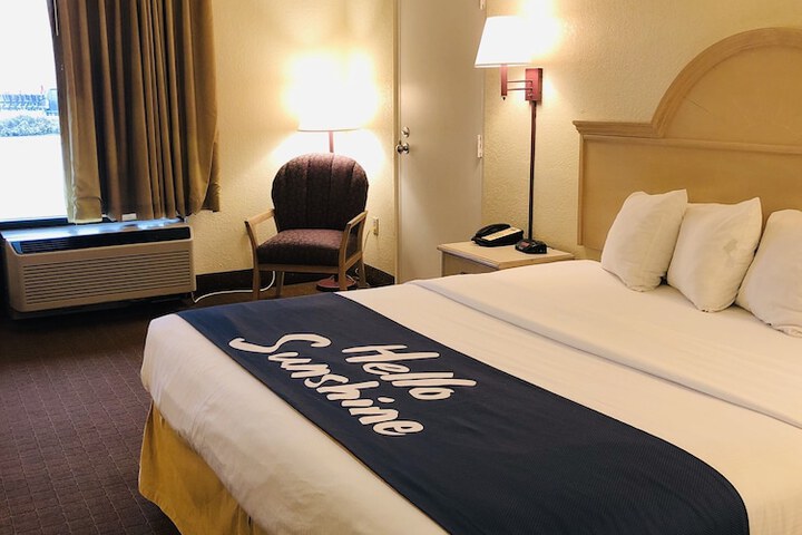 Room 5 of 41