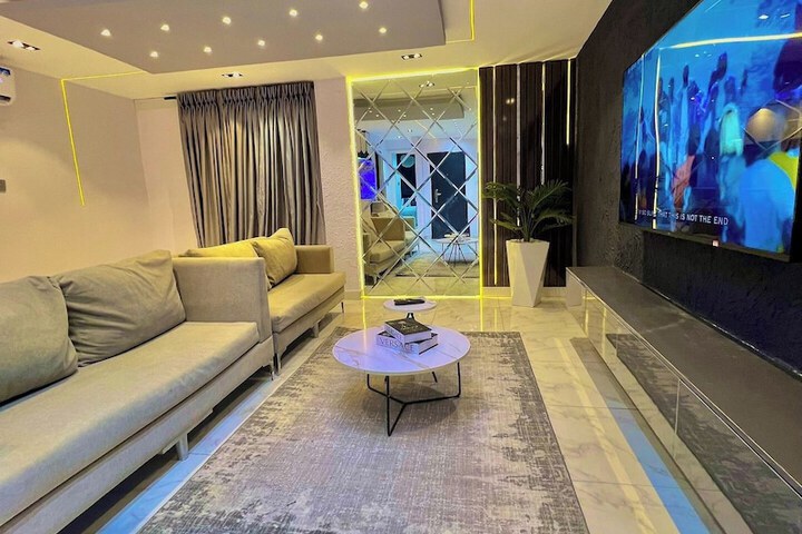 Room 11 of 40