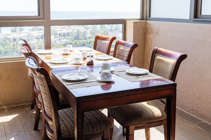 Dining 68 of 109