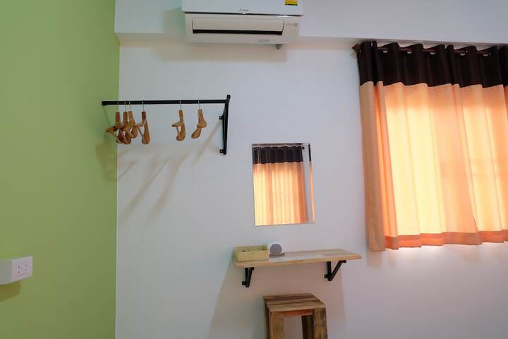 Room 15 of 32