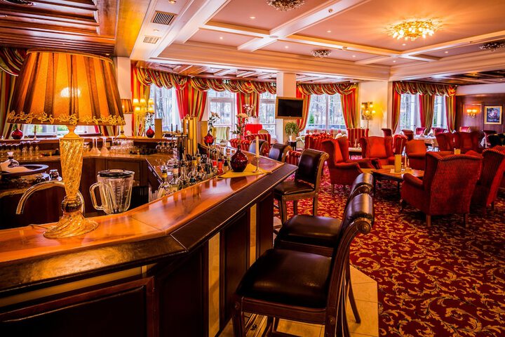 Lounge 54 of 71