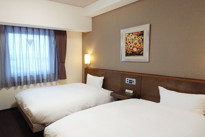 Room 18 of 32
