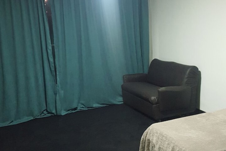 Room 8 of 12