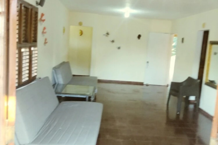 Room 9 of 13