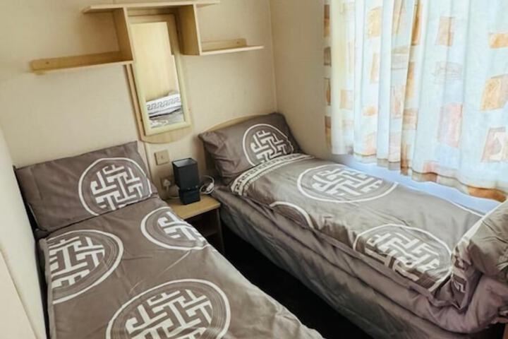 Room 4 of 35