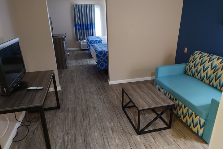 2 Queen Beds (6 of 8)
