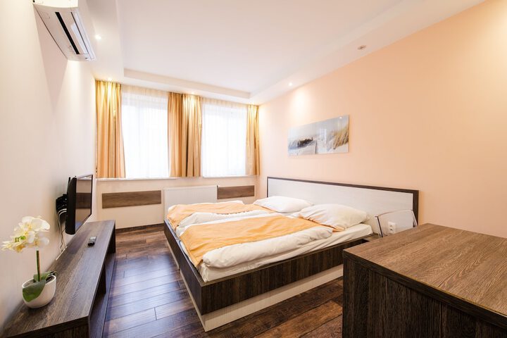 Room 10 of 47