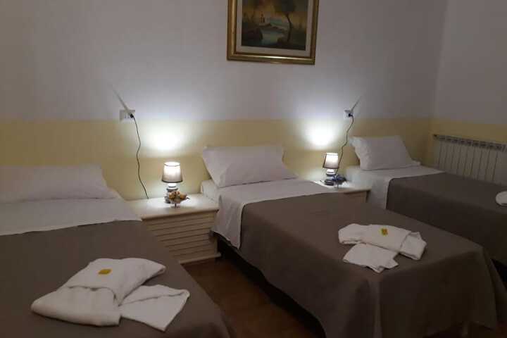 Room 14 of 30