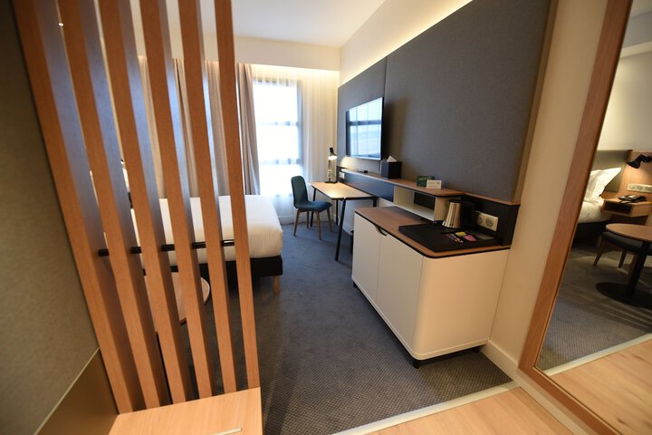 Room 20 of 65