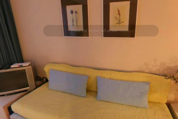 Room 8 of 33