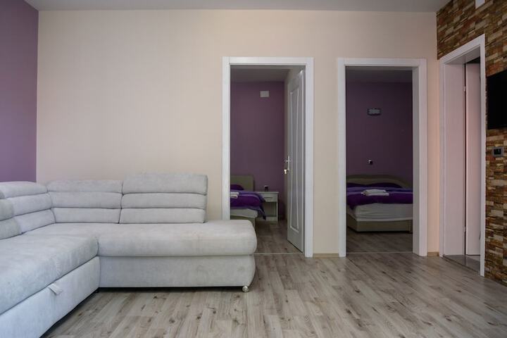 Room 13 of 42