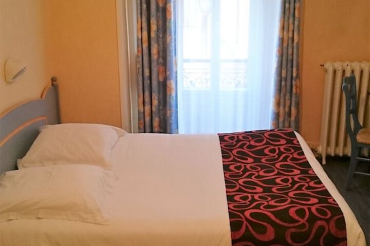 Room 4 of 28
