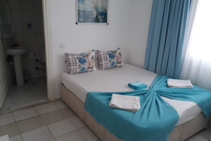 Room 9 of 14